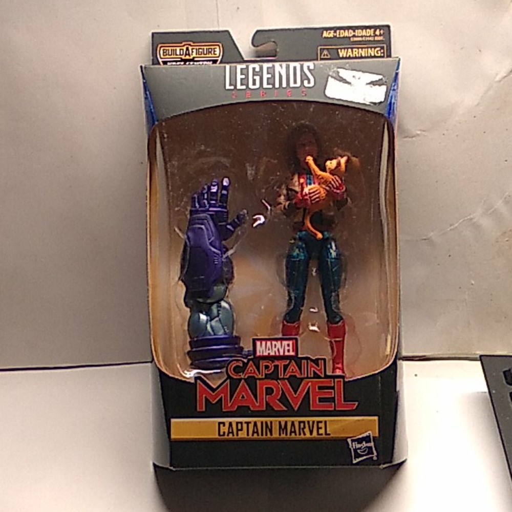 Marvel Legends Captain Marvel